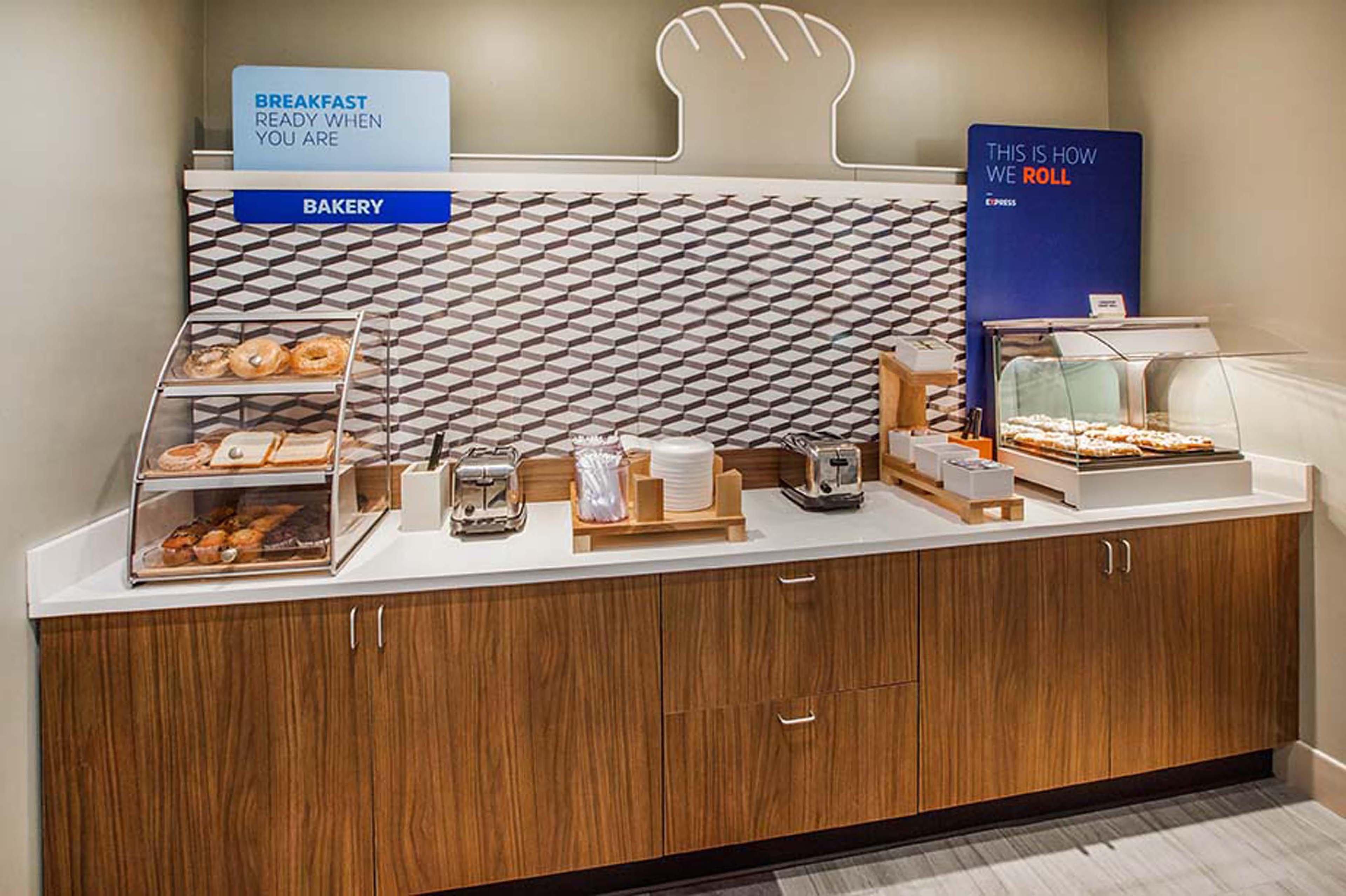 Holiday Inn Express Hotel & Suites Anniston/Oxford By Ihg Eksteriør billede