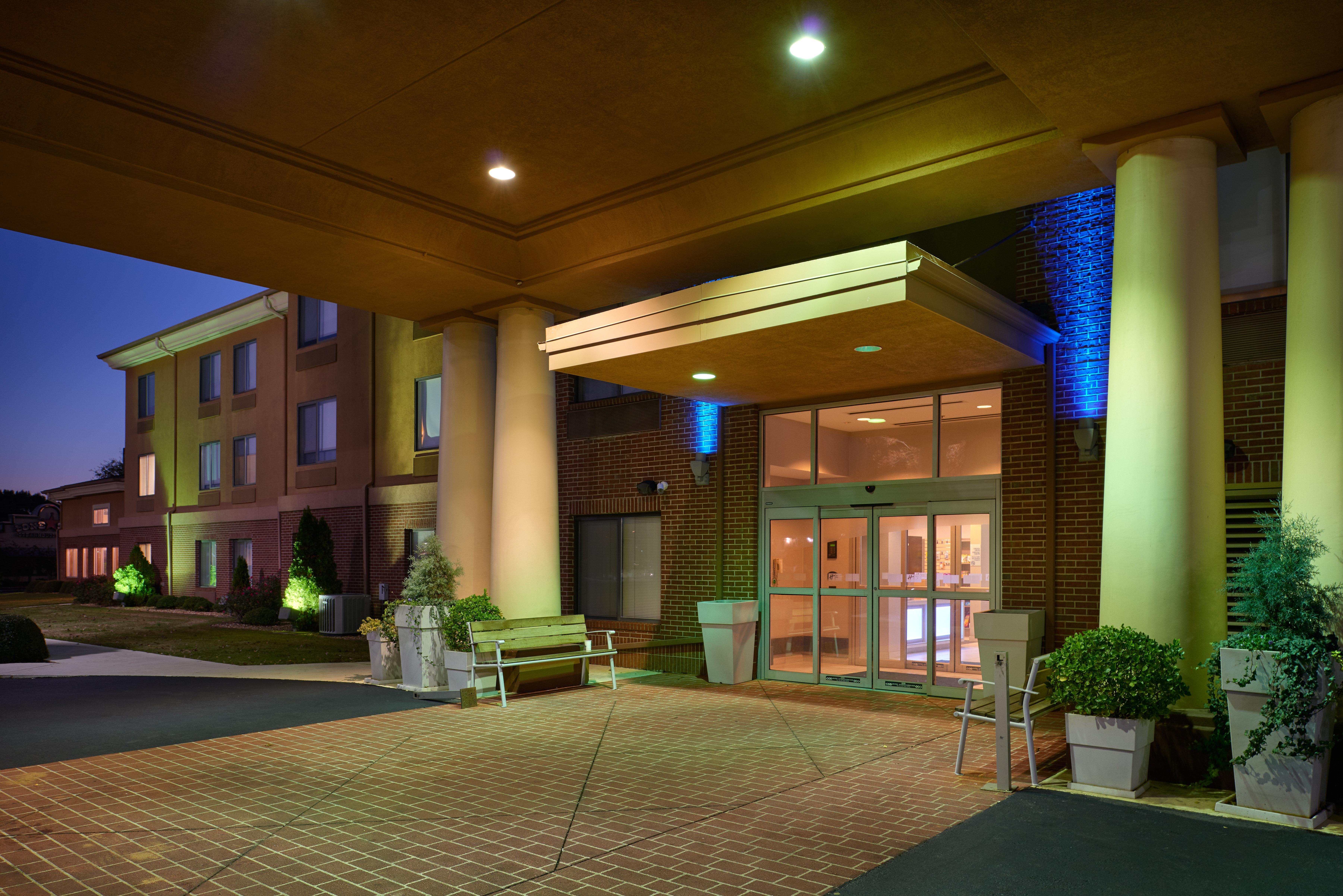 Holiday Inn Express Hotel & Suites Anniston/Oxford By Ihg Eksteriør billede